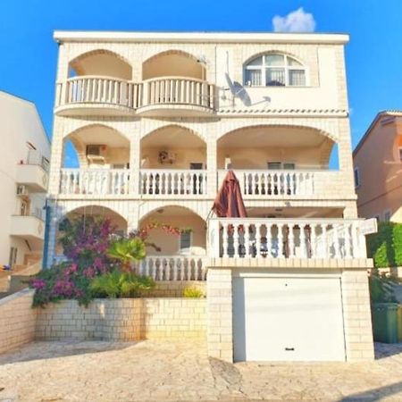 Apartmanibeta Stara Novalja Exterior photo